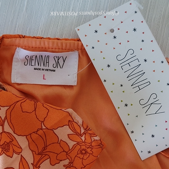 Sienna SkyNEWcrop top Sienna Sky  adjustable elasticized smocking blouse NWTtags - Picture 5 of 12